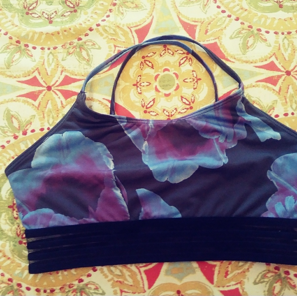 Onzie yoga sports bra